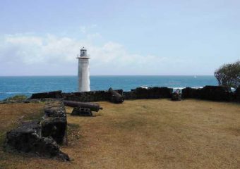 Vue sur la pointe de Vieux-Fort et son phare, Guadeloupe