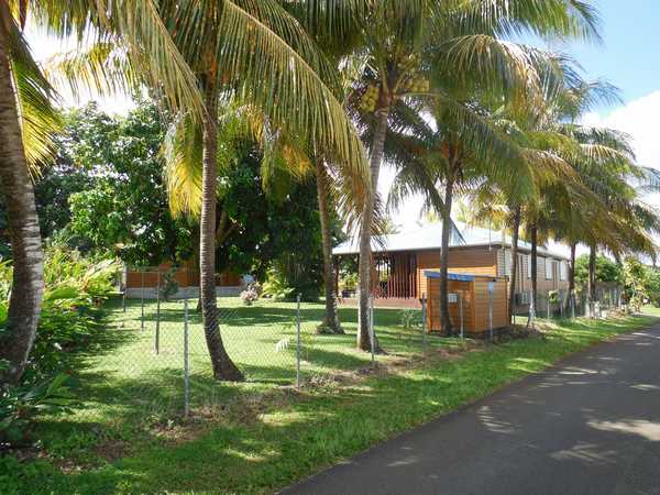 The arrival at Lamateliane cottages, view of the street