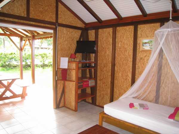 The living room / bedroom, opened on the terrace