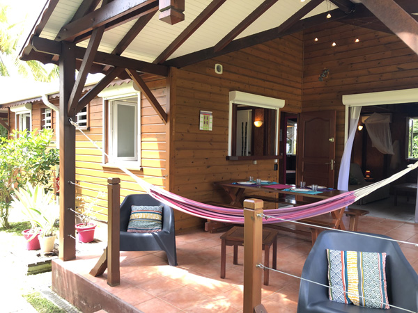 The living room opened on the terrace to the lodgings Lamateliane Guadeloupe