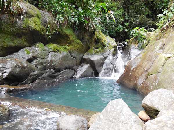 Bassin Bleu près de votre location de gite en Guadeloupe