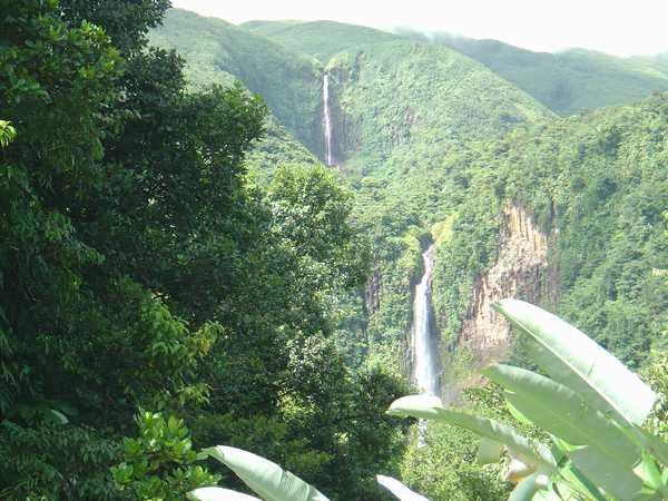 Vue sur les Chutes du Carbet 1 et 2, Capesterre, Guadeloupe.