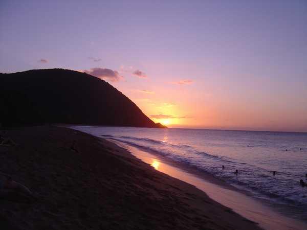 Coucher de soleil sur Grande Anse, Deshaies.