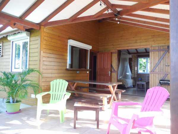La terrasse de votre bungalow en Guadeloupe.